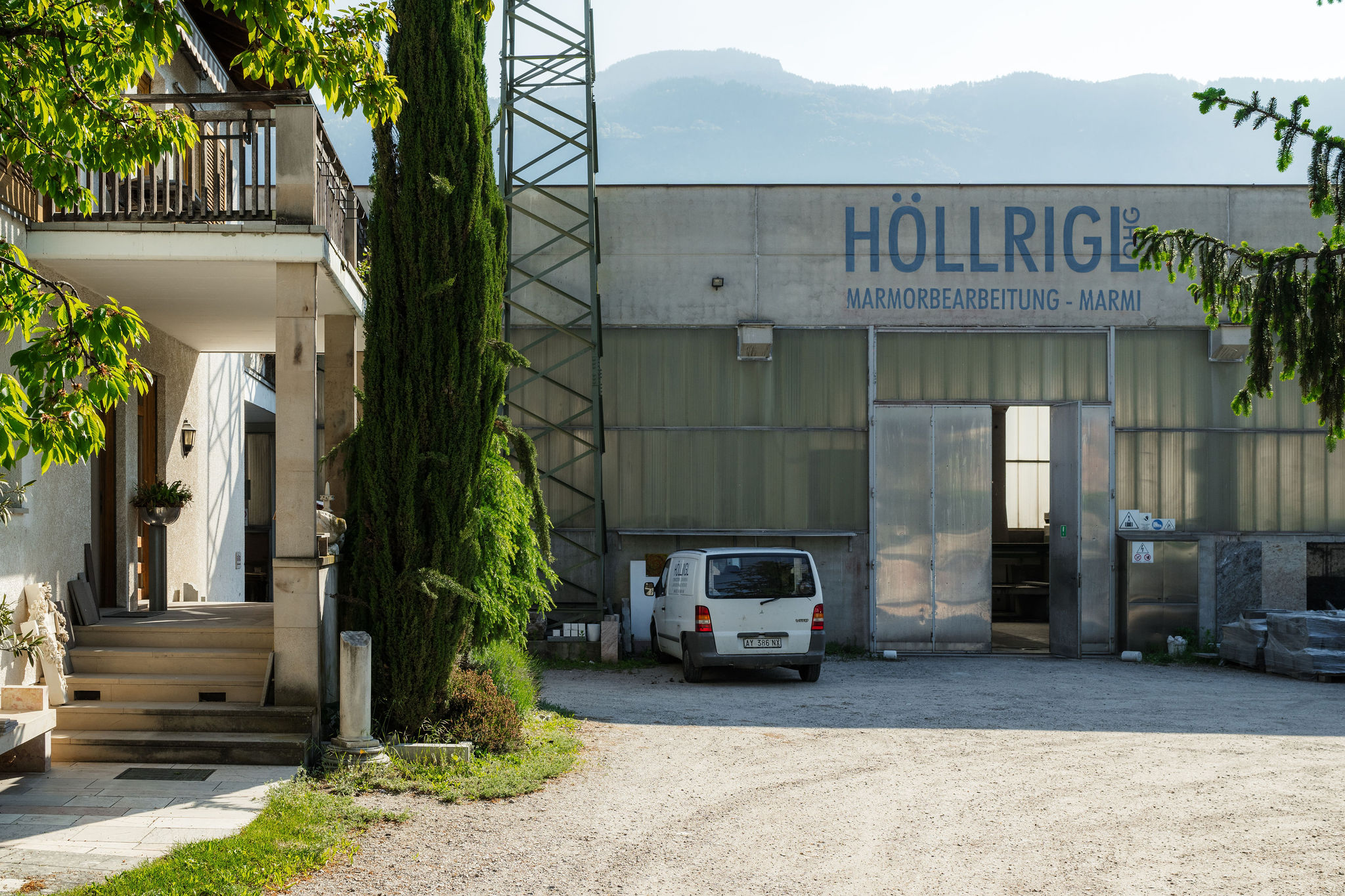 Steinmetzbetrieb & Restaurierung Höllrigl in Lana